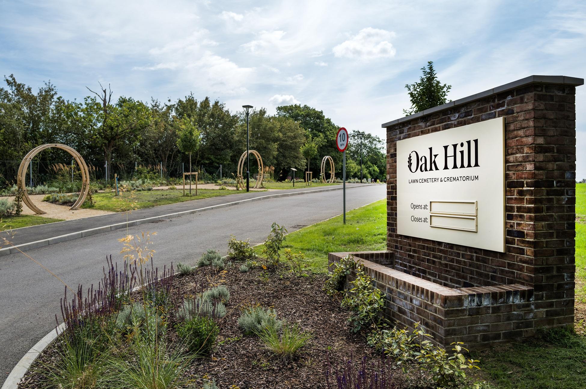 Main sign of Oak Hill outside