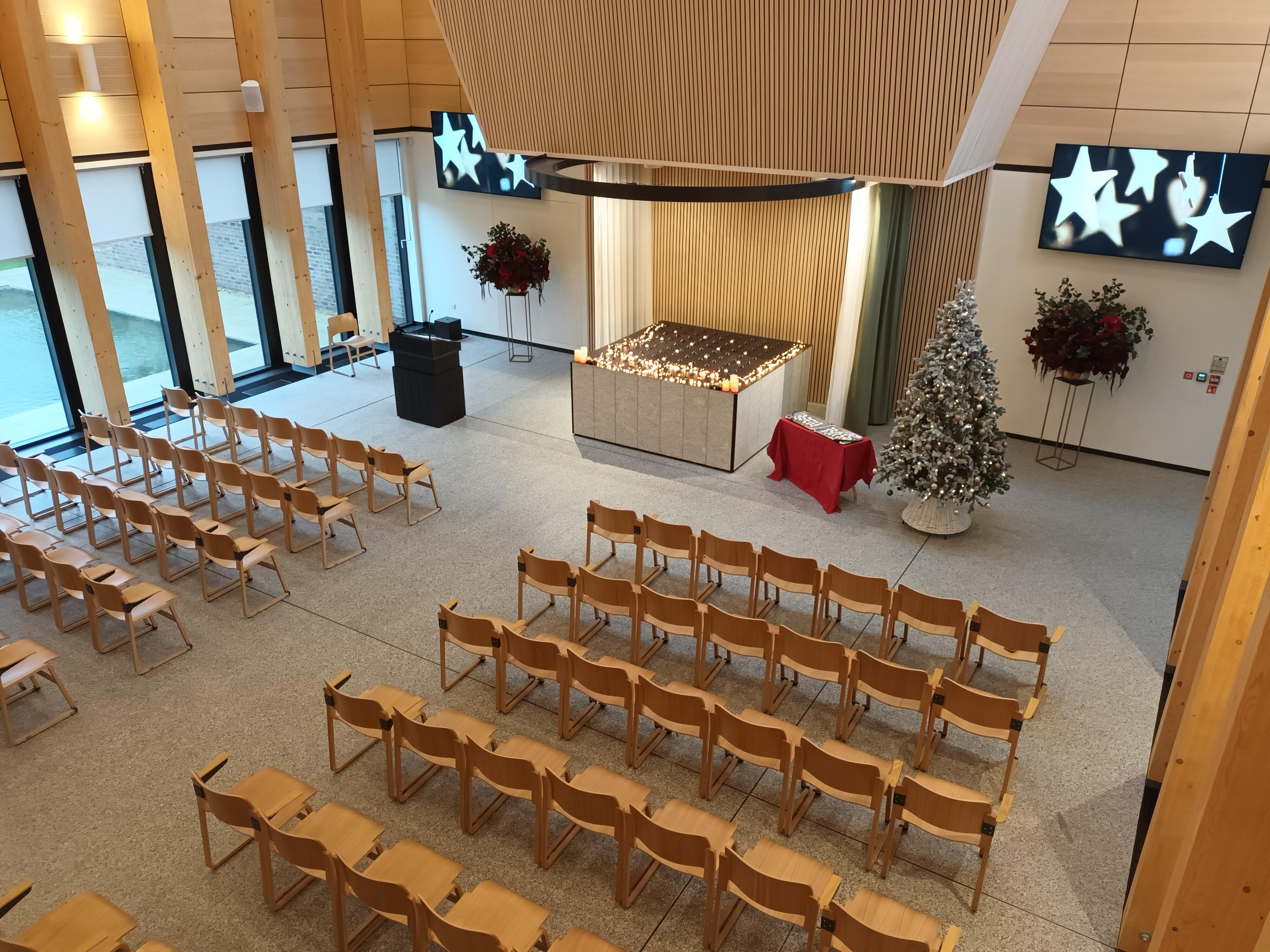 Oak Hill chapel with xmas decorations